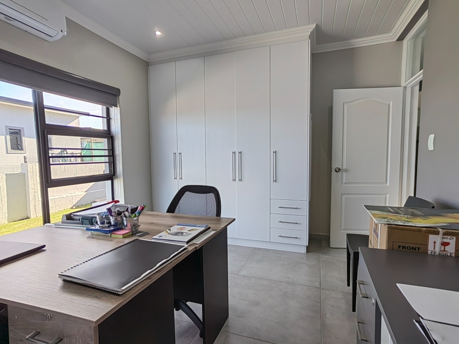 4 Bedroom Property for Sale in Monte Christo Western Cape